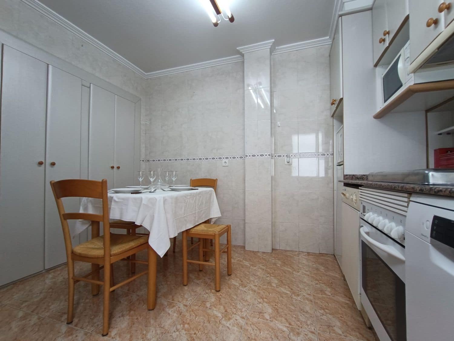 2 soverom Leilighet til salgs i Gijon med garasje - € 198 000 (Ref: 9390037)