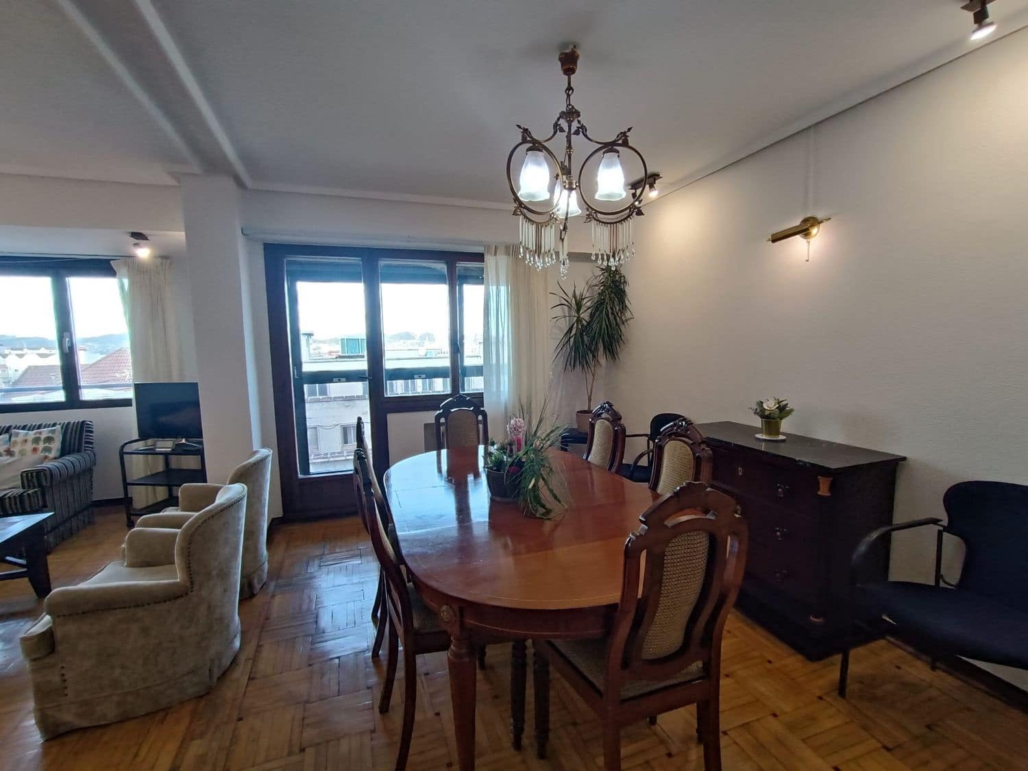 Apartamento de 3 habitaciones en Gijón en alquiler con garaje - 1.200 € (Ref: 9390039)