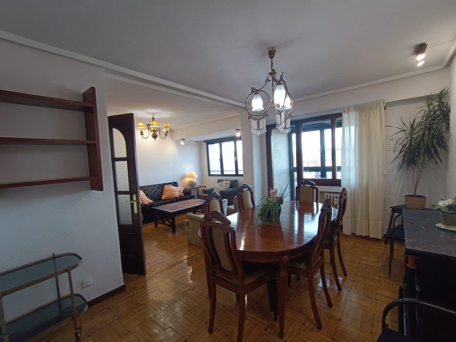 Apartamento de 3 habitaciones en Gijón en alquiler con garaje - 1.200 € (Ref: 9390039)