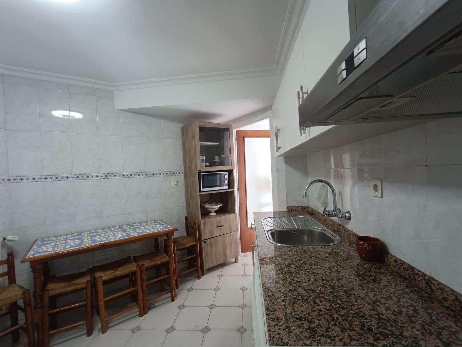 Apartamento de 3 habitaciones en Gijón en alquiler con garaje - 1.200 € (Ref: 9390039)