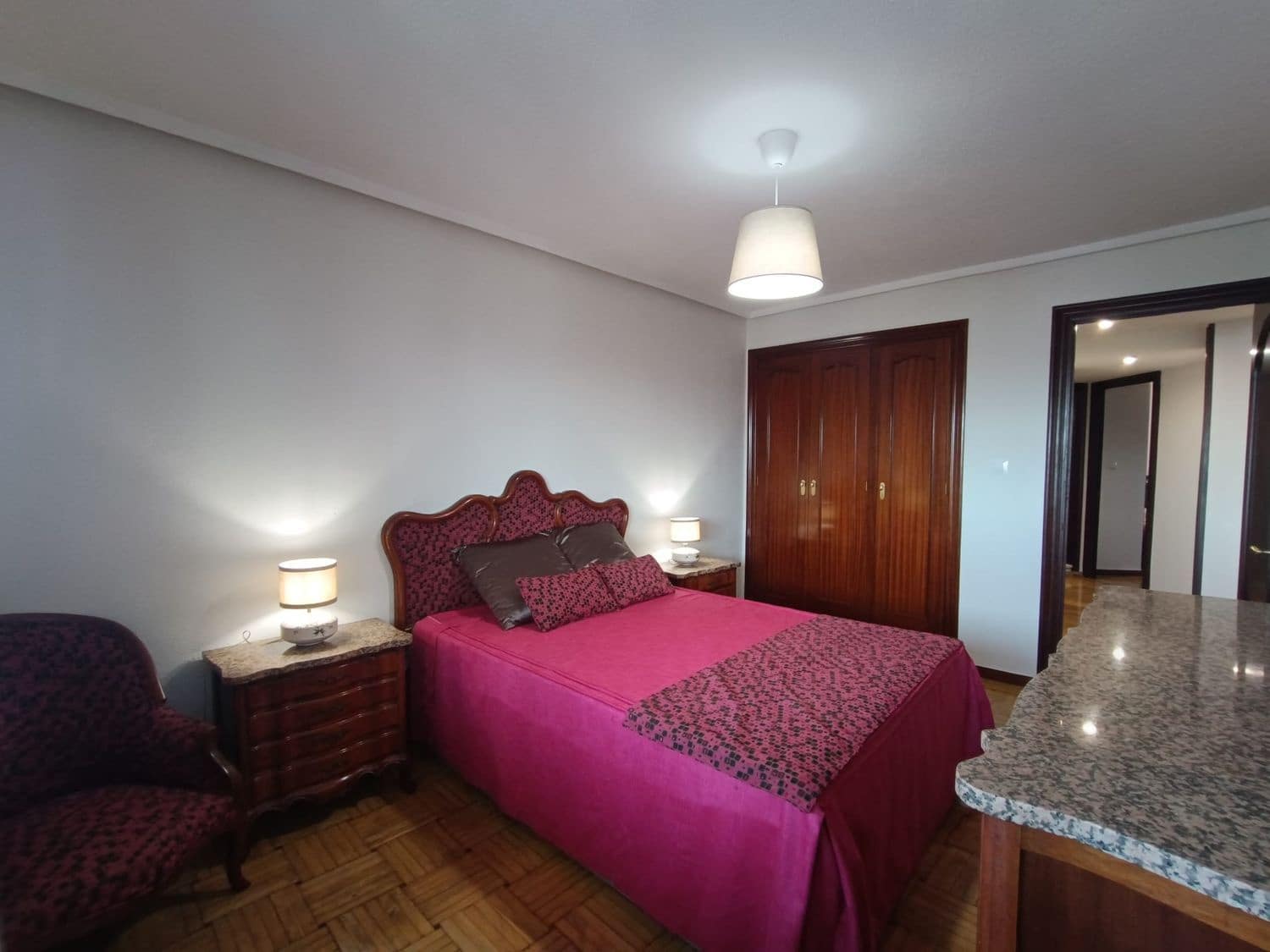 Apartamento de 3 habitaciones en Gijón en alquiler con garaje - 1.200 € (Ref: 9390039)