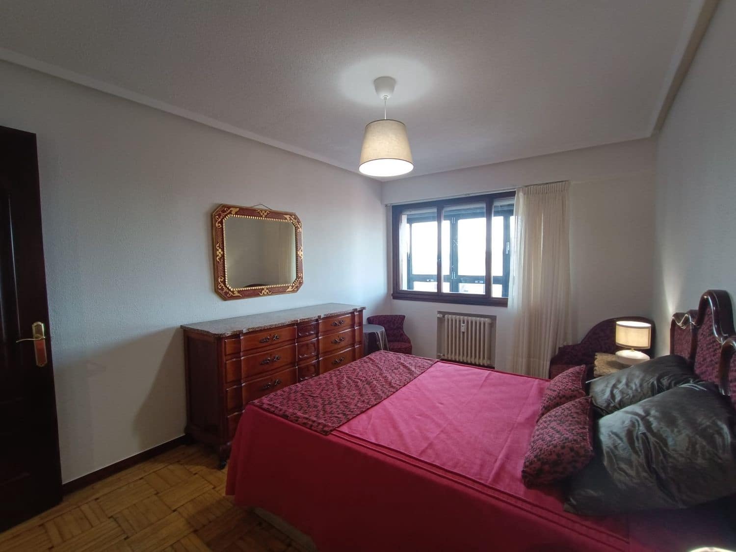 Apartamento de 3 habitaciones en Gijón en alquiler con garaje - 1.200 € (Ref: 9390039)