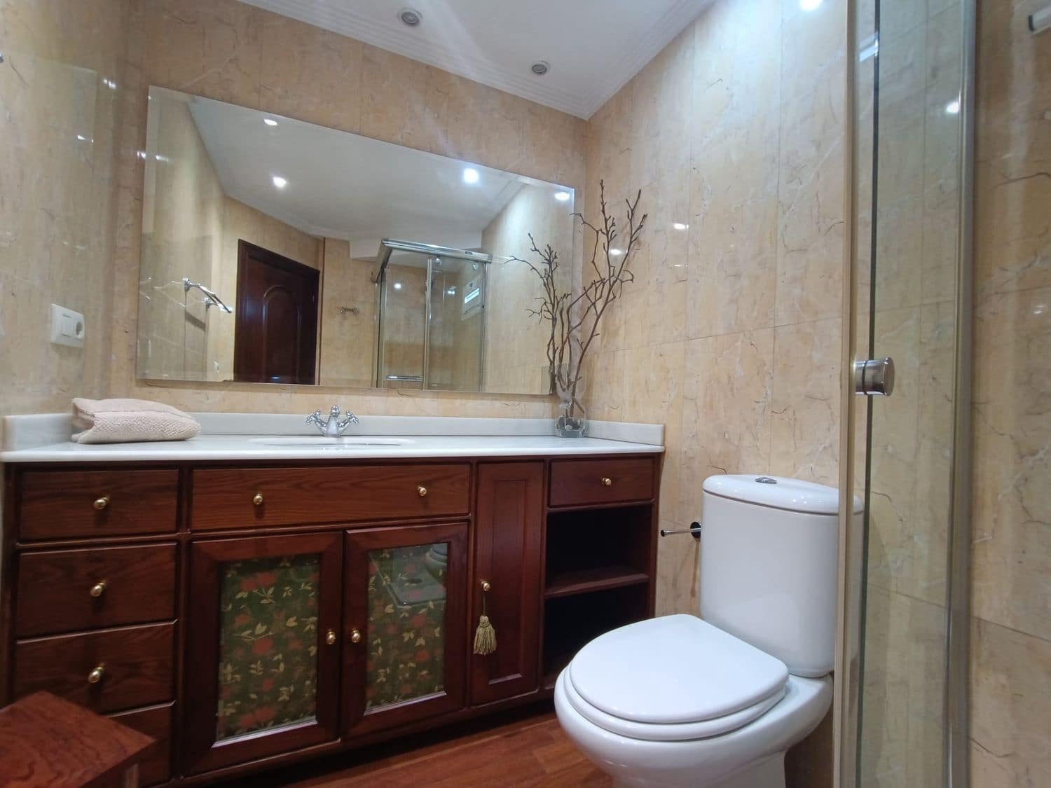 Apartamento de 3 habitaciones en Gijón en alquiler con garaje - 1.200 € (Ref: 9390039)