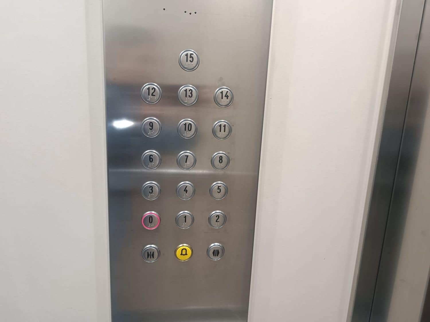 Apartamento de 3 habitaciones en Gijón en alquiler con garaje - 1.200 € (Ref: 9390039)