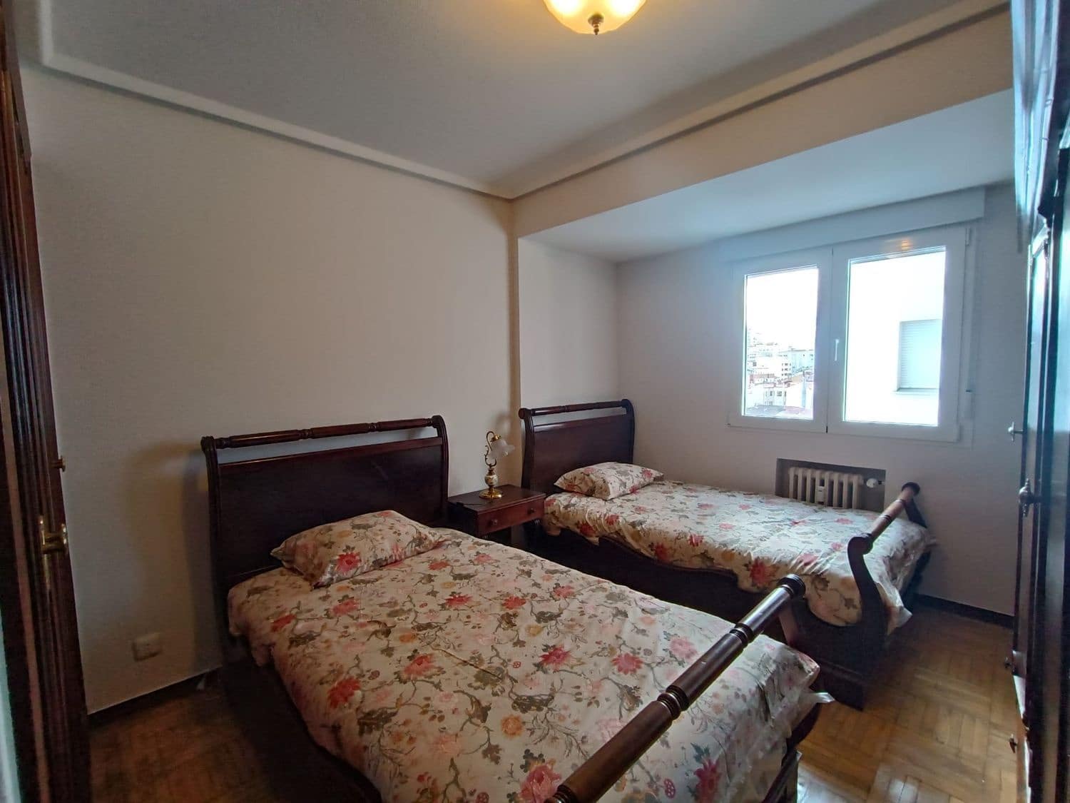 Apartamento de 3 habitaciones en Gijón en alquiler con garaje - 1.200 € (Ref: 9390039)