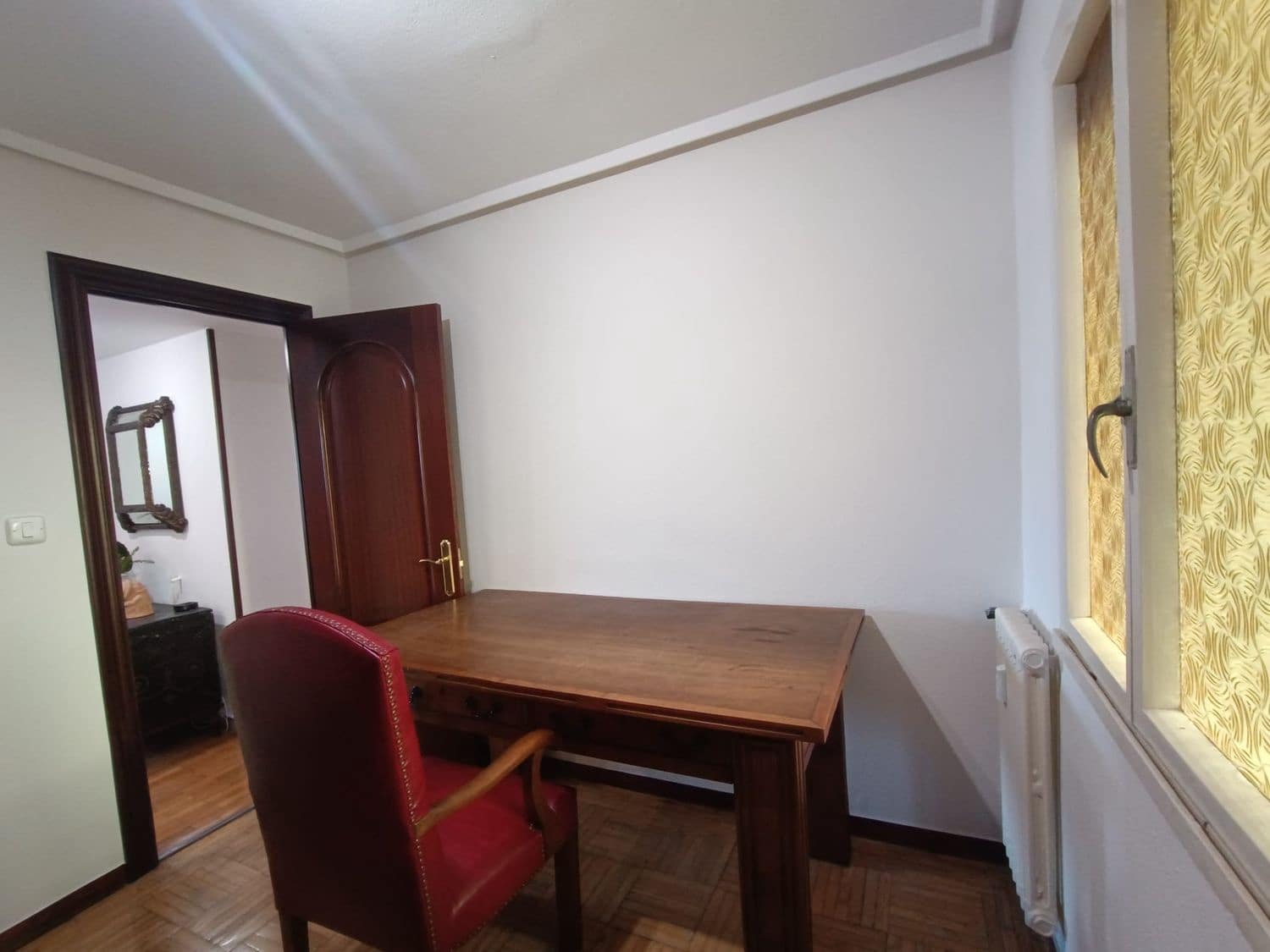 Apartamento de 3 habitaciones en Gijón en alquiler con garaje - 1.200 € (Ref: 9390039)