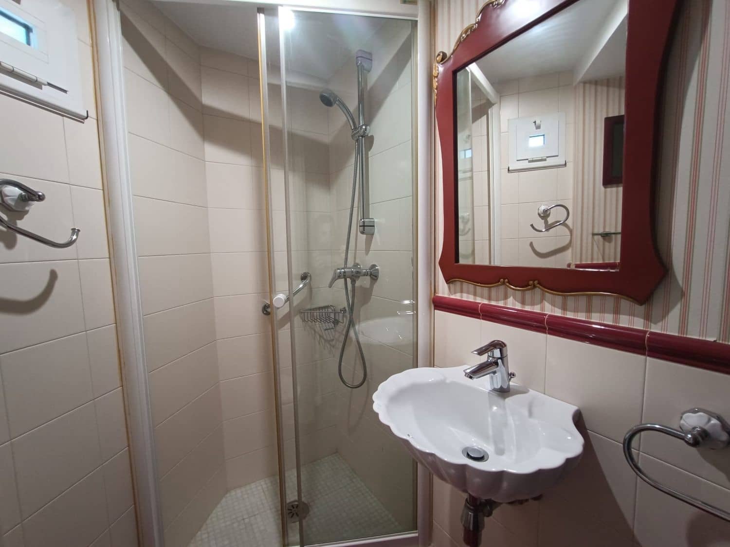 Apartamento de 3 habitaciones en Gijón en alquiler con garaje - 1.200 € (Ref: 9390039)