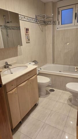 2 soveværelse Lejlighed til salg i Centro Urbano, Gijón med garage - € 415.000 (Ref: 9395611)