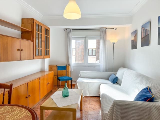 2 bedroom Apartment for rent in Centro Urbano, Gijón with garage - € 750 (Ref: 9395612)