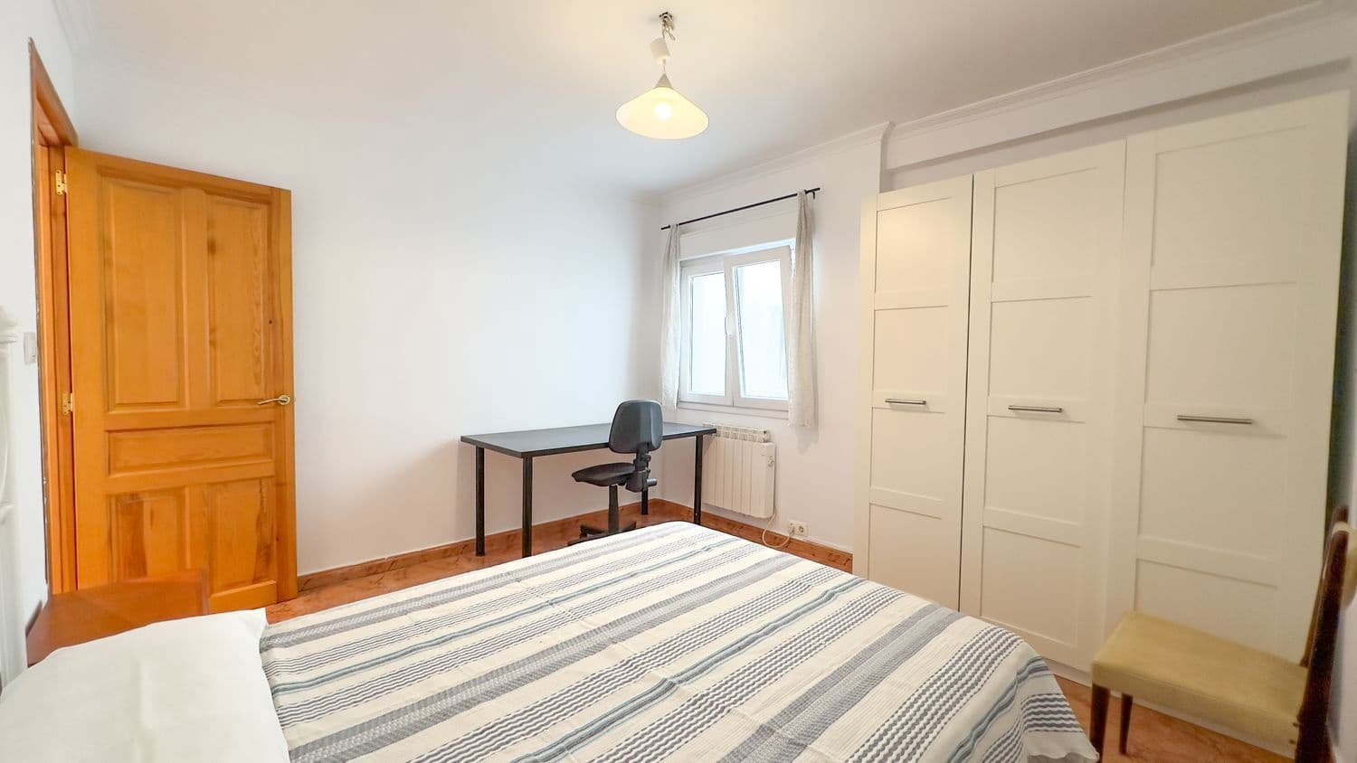 Apartamento de 2 habitaciones en Gijón en alquiler con garaje - 750 € (Ref: 9395612)