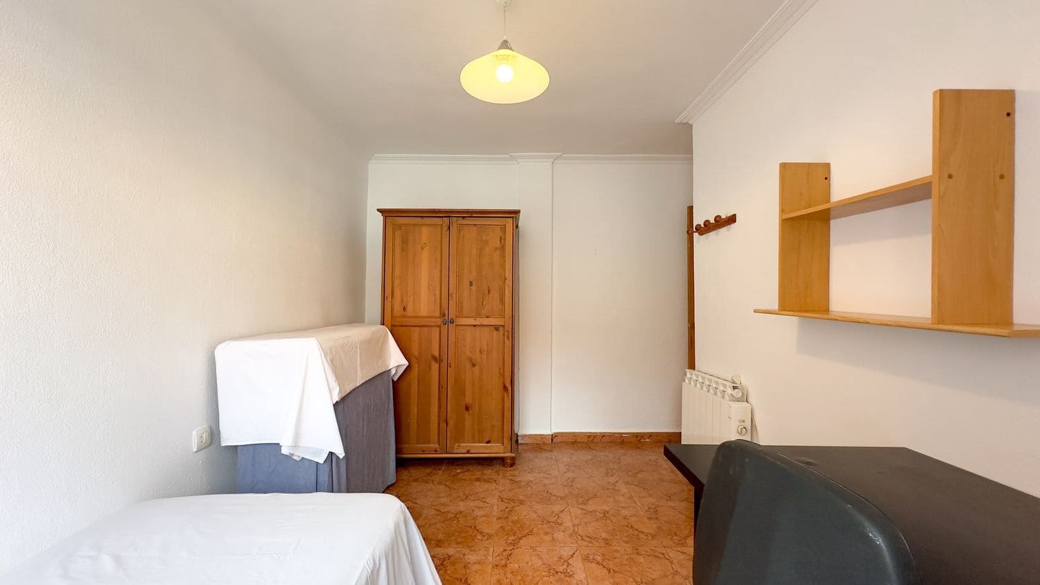 Apartamento de 2 habitaciones en Gijón en alquiler con garaje - 750 € (Ref: 9395612)