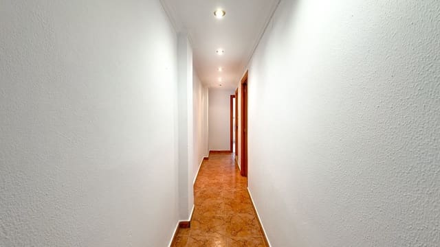 2 bedroom Apartment for rent in Centro Urbano, Gijón with garage - € 750 (Ref: 9395612)
