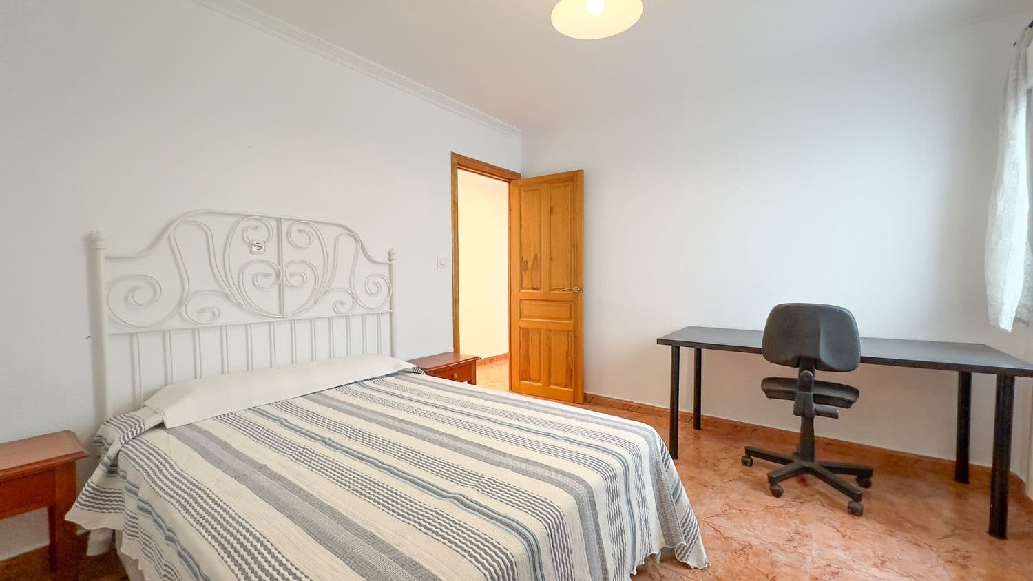Apartamento de 2 habitaciones en Gijón en alquiler con garaje - 750 € (Ref: 9395612)