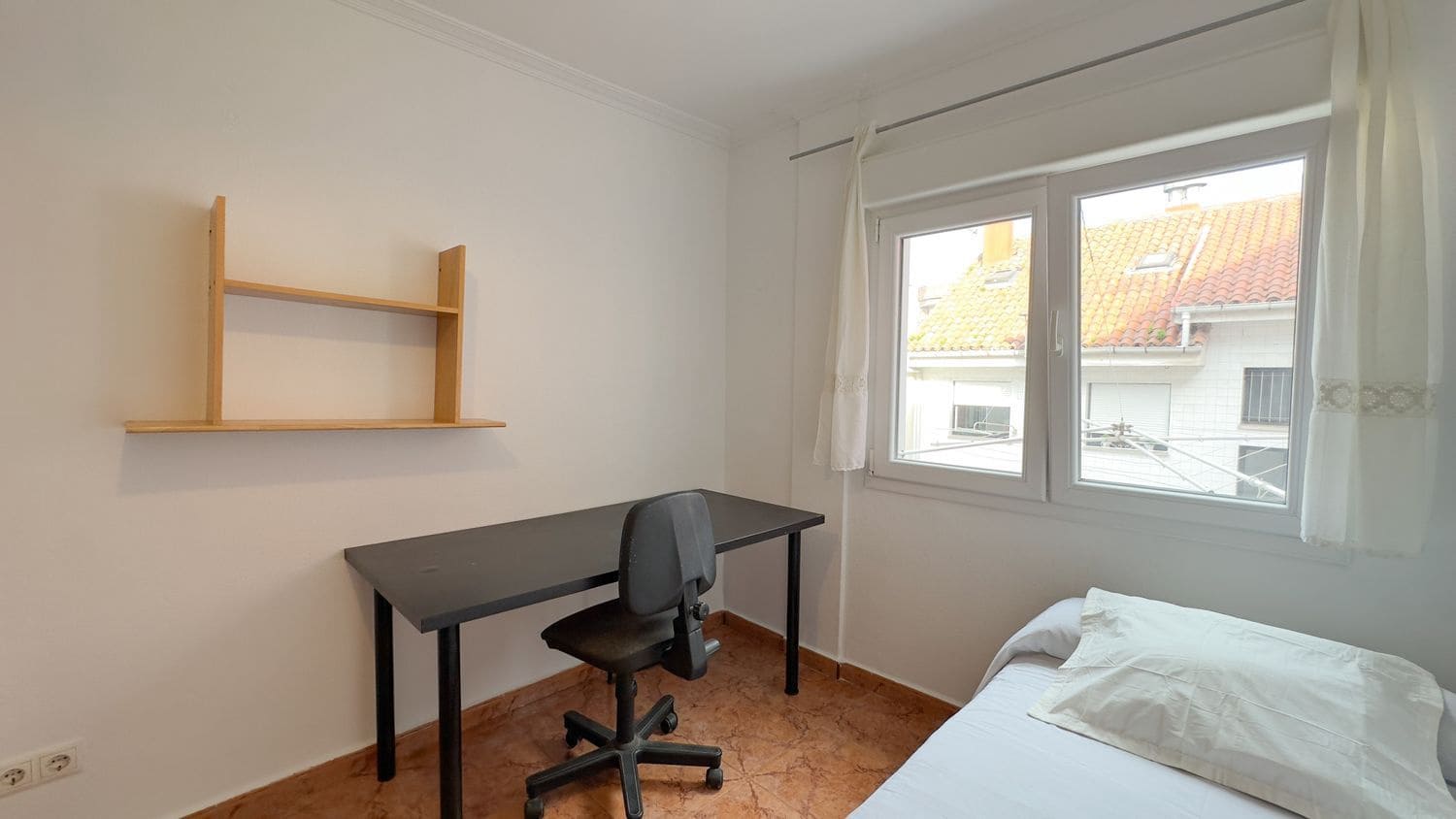 Apartamento de 2 habitaciones en Gijón en alquiler con garaje - 750 € (Ref: 9395612)