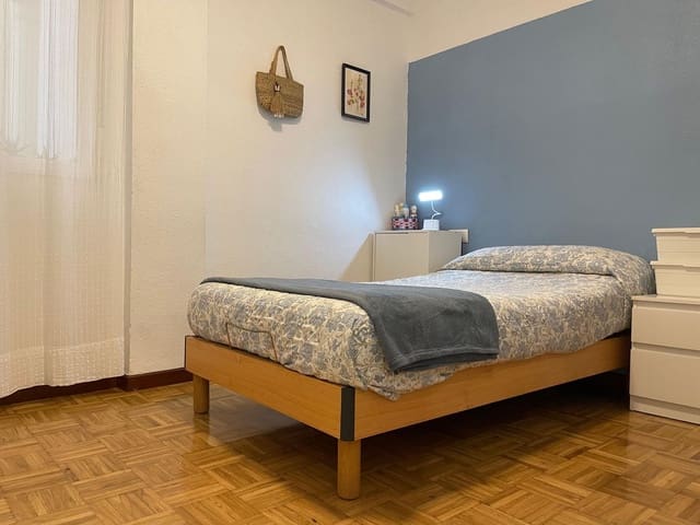 3 soveværelse Lejlighed til salg i Centro Urbano, Gijón med garage - € 159.000 (Ref: 9395613)