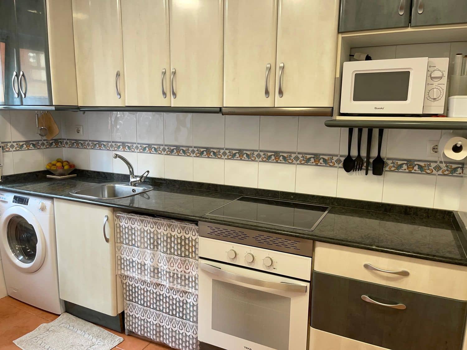 3 soveværelse Lejlighed til salg i Gijon med garage - € 159.000 (Ref: 9395613)