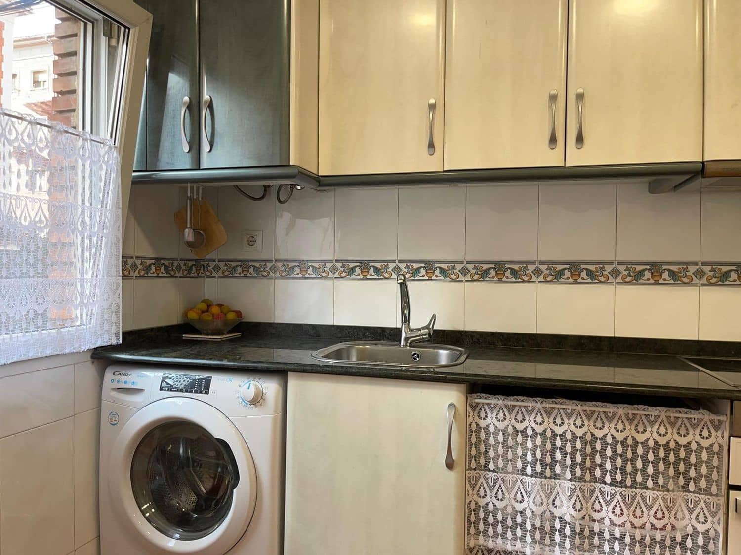 3 soveværelse Lejlighed til salg i Gijon med garage - € 159.000 (Ref: 9395613)