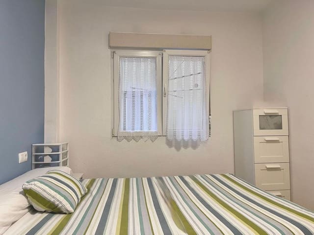 3 soveværelse Lejlighed til salg i Centro Urbano, Gijón med garage - € 159.000 (Ref: 9395613)