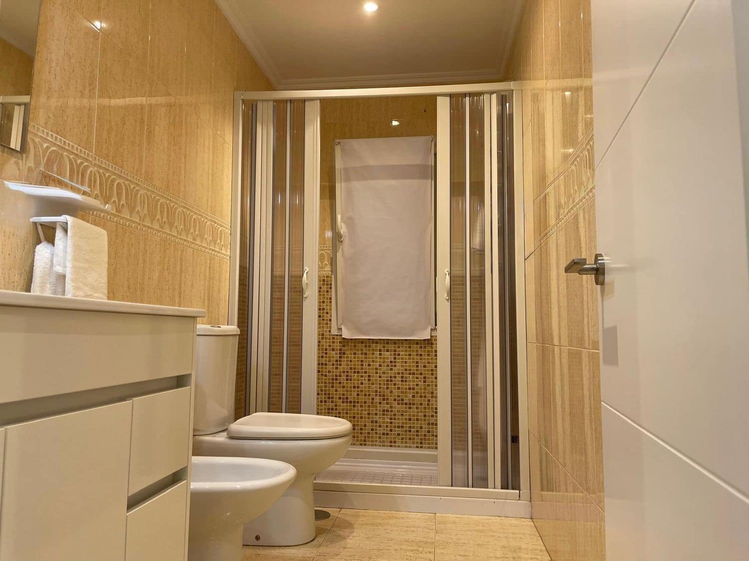 3 soveværelse Lejlighed til salg i Gijon med garage - € 159.000 (Ref: 9395613)