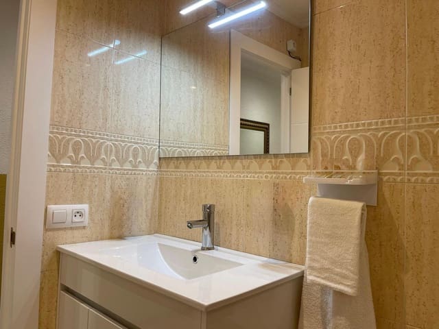 3 soverom Leilighet til salgs i Centro Urbano, Gijón med garasje - € 159 000 (Ref: 9395613)