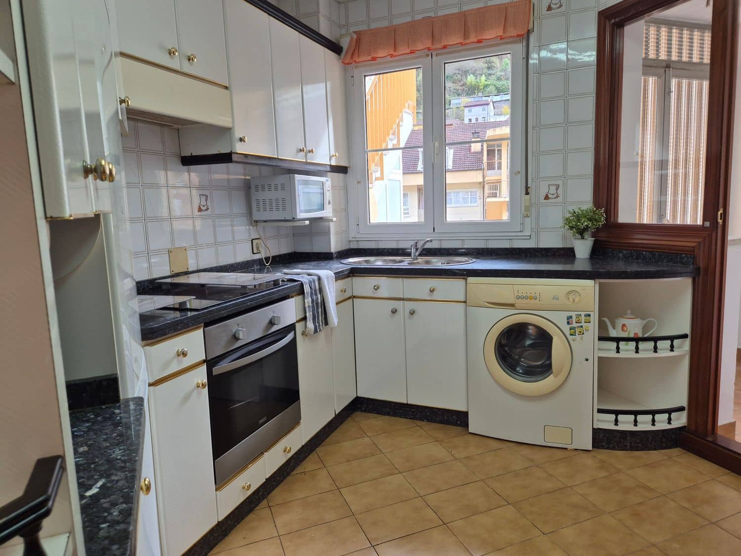 3 soveværelse Lejlighed til salg i Mieres med garage - € 129.000 (Ref: 9395615)