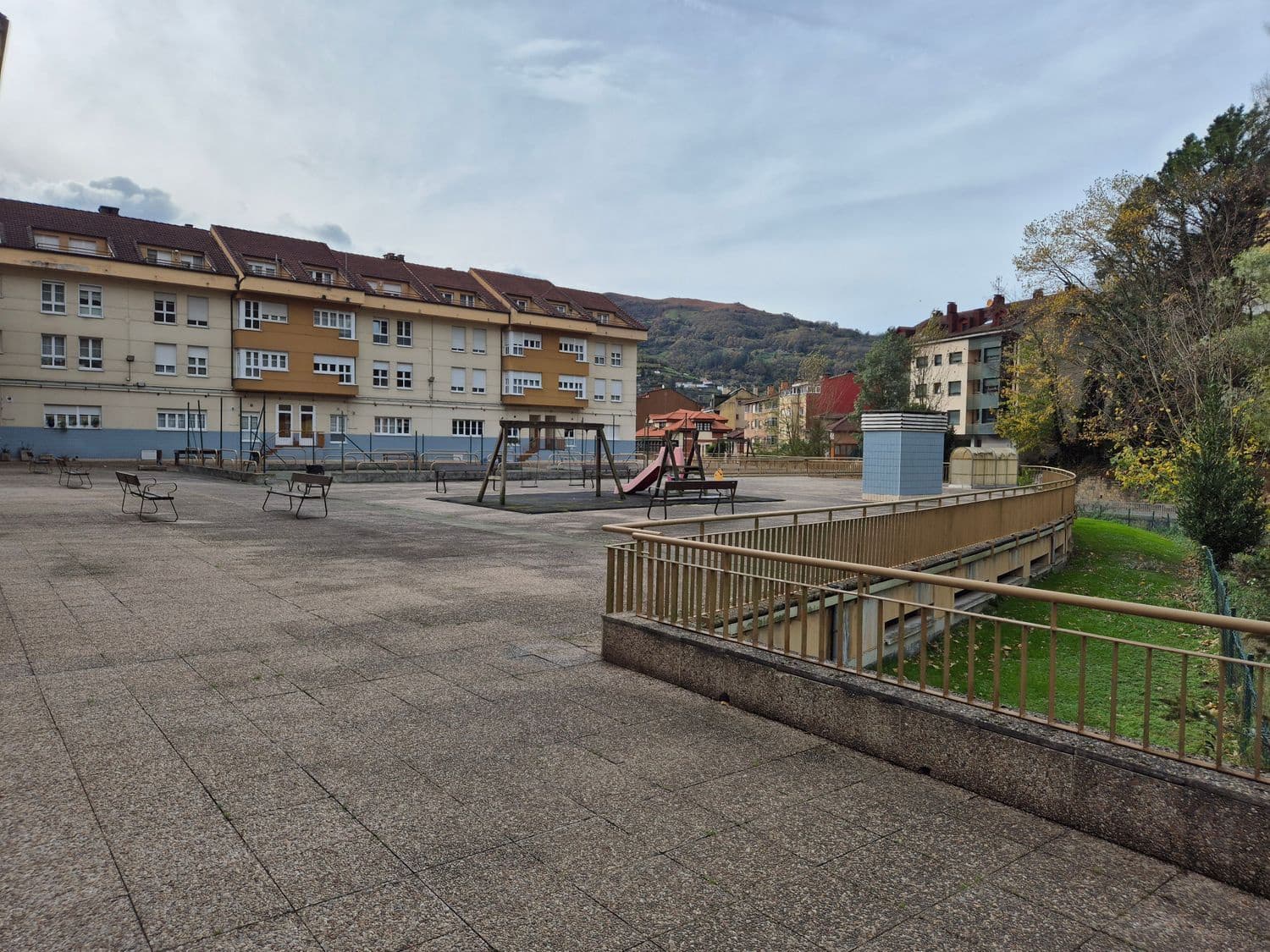 3 soveværelse Lejlighed til salg i Mieres med garage - € 129.000 (Ref: 9395615)