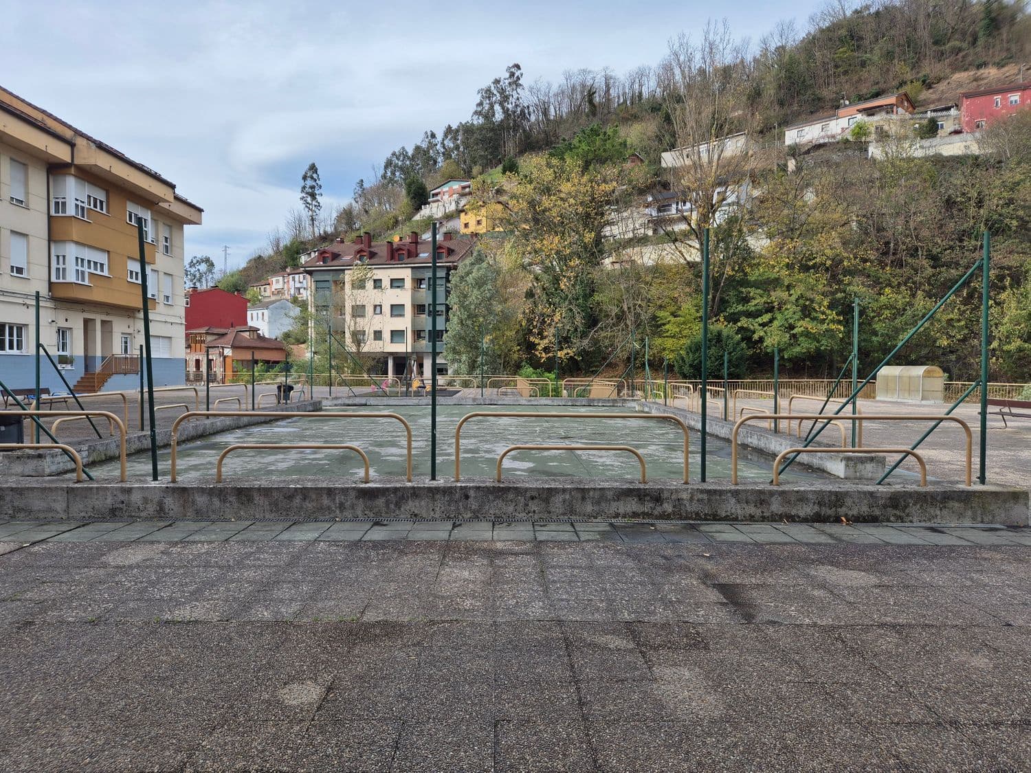 3 soveværelse Lejlighed til salg i Mieres med garage - € 129.000 (Ref: 9395615)