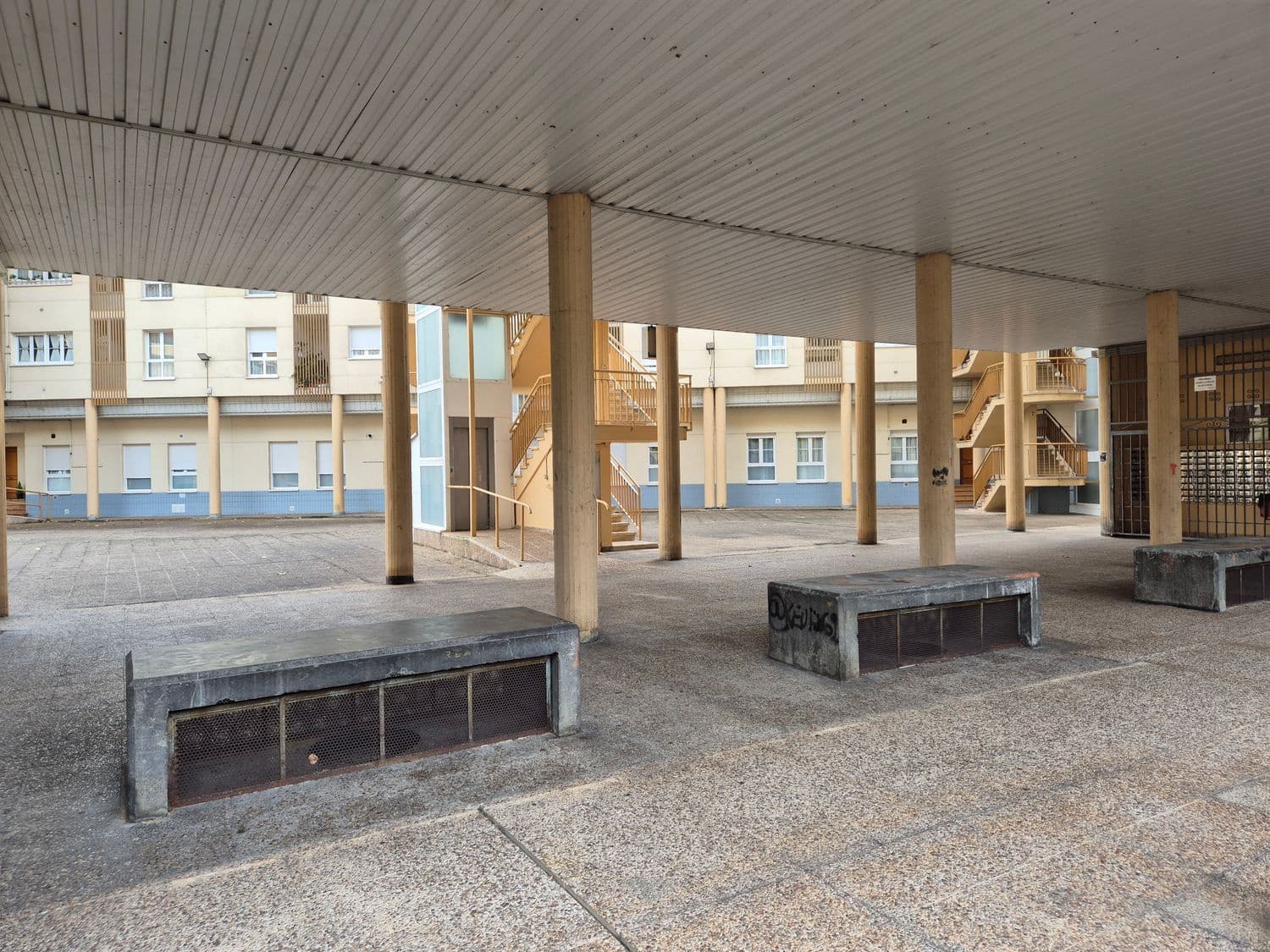 3 soveværelse Lejlighed til salg i Mieres med garage - € 129.000 (Ref: 9395615)