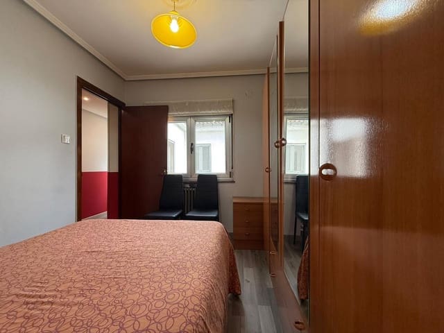 3 soverom Leilighet til salgs i Mieres med garasje - € 156 000 (Ref: 9400437)