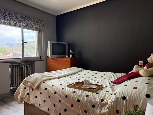 3 soverom Leilighet til salgs i Mieres med garasje - € 156 000 (Ref: 9400437)