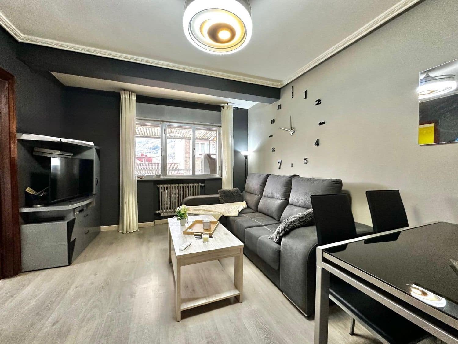 3 soverom Leilighet til salgs i Mieres med garasje - € 149 000 (Ref: 9400437)