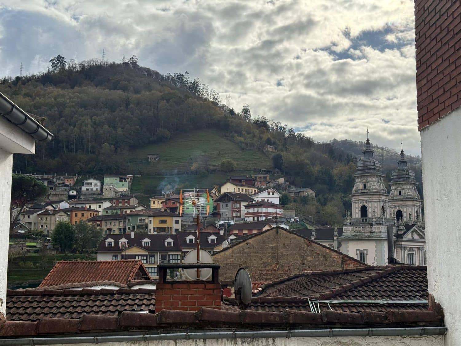 3 soverom Leilighet til salgs i Mieres med garasje - € 149 000 (Ref: 9400437)