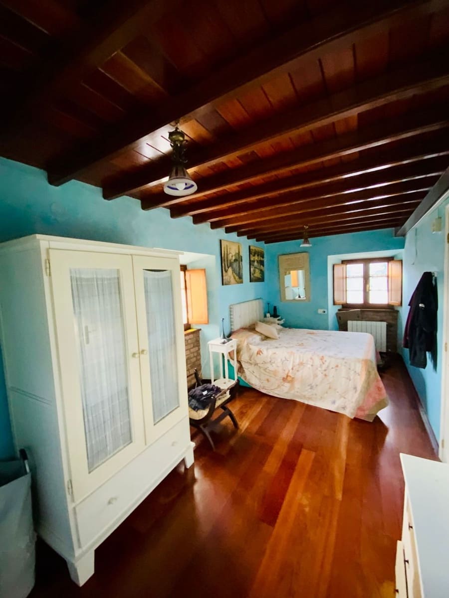 3 soveværelse Villa til salg i Coana med garage - € 345.000 (Ref: 9402953)