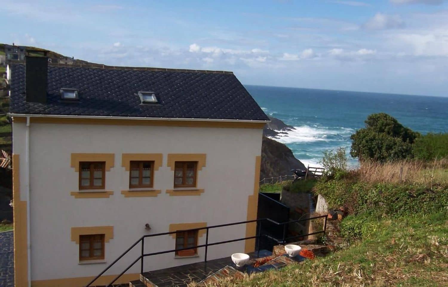 3 soveværelse Villa til salg i Coana med garage - € 345.000 (Ref: 9402953)