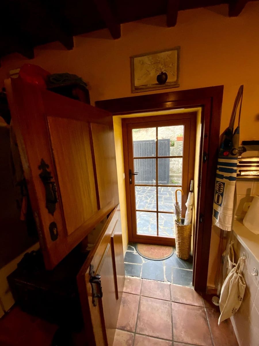 3 soveværelse Villa til salg i Coana med garage - € 345.000 (Ref: 9402953)