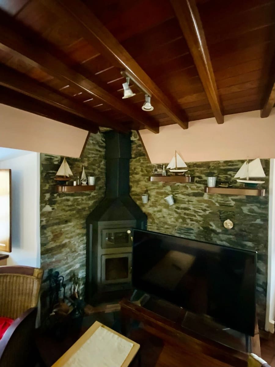 3 soveværelse Villa til salg i Coana med garage - € 345.000 (Ref: 9402953)