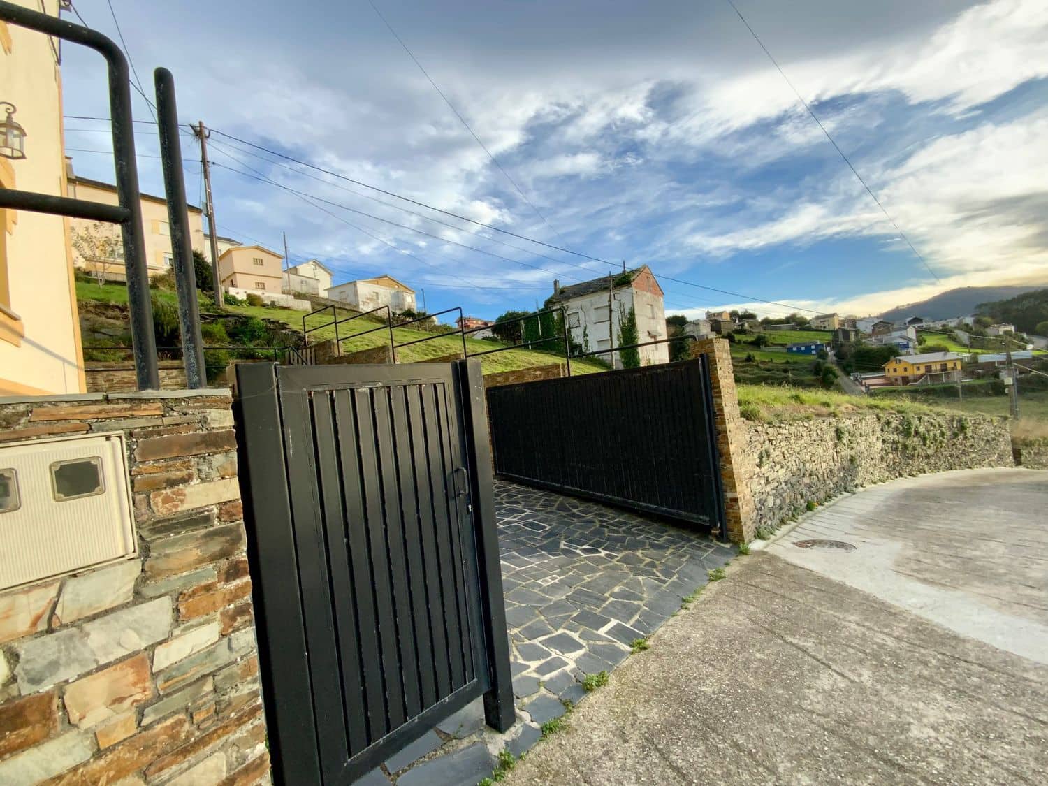 3 soveværelse Villa til salg i Coana med garage - € 345.000 (Ref: 9402953)