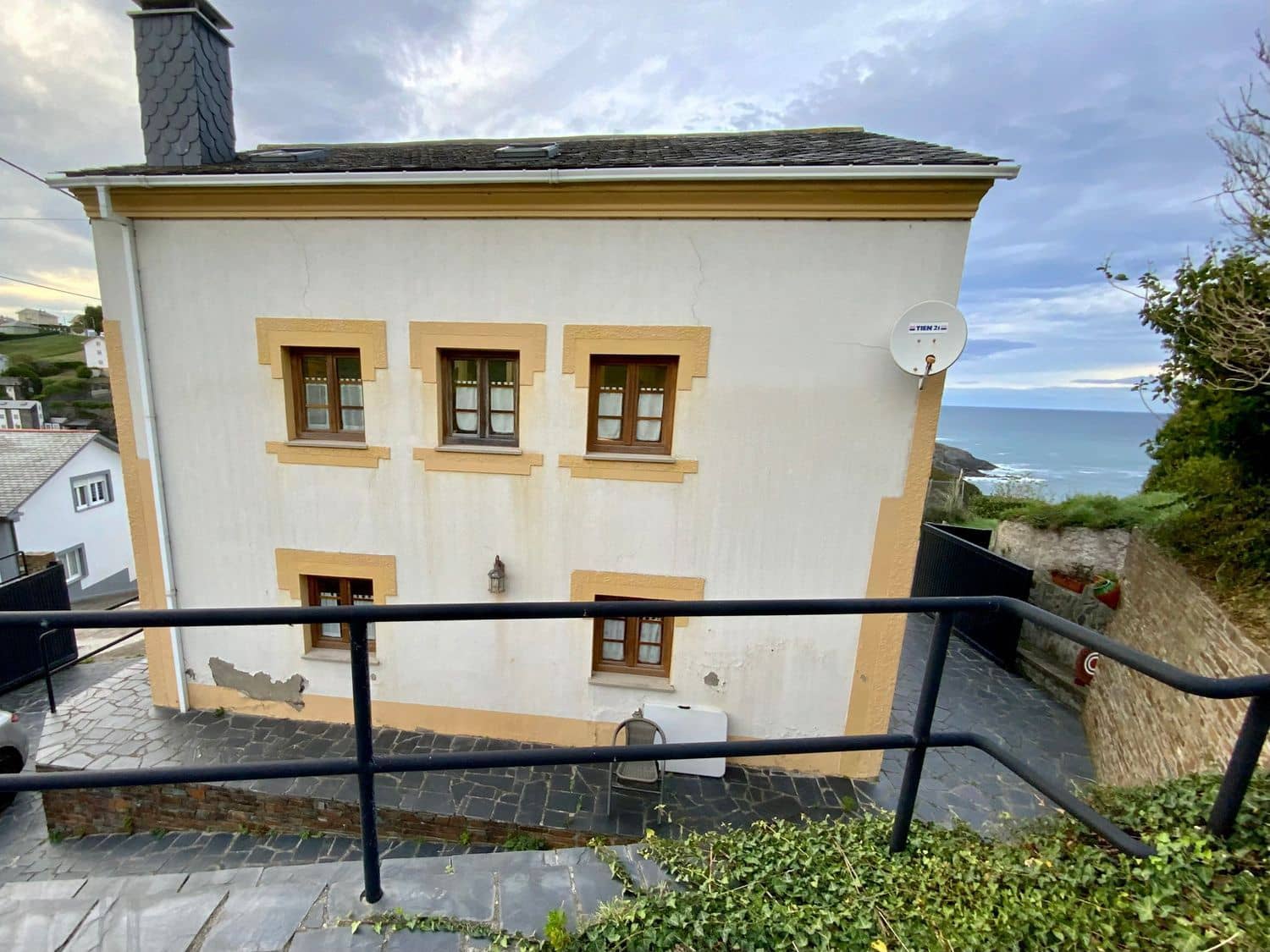 3 soveværelse Villa til salg i Coana med garage - € 345.000 (Ref: 9402953)