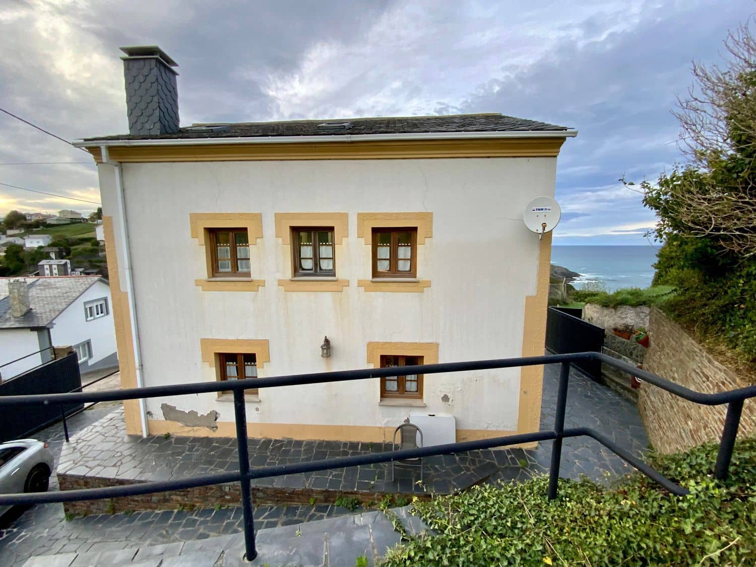 3 soveværelse Villa til salg i Coana med garage - € 345.000 (Ref: 9402953)