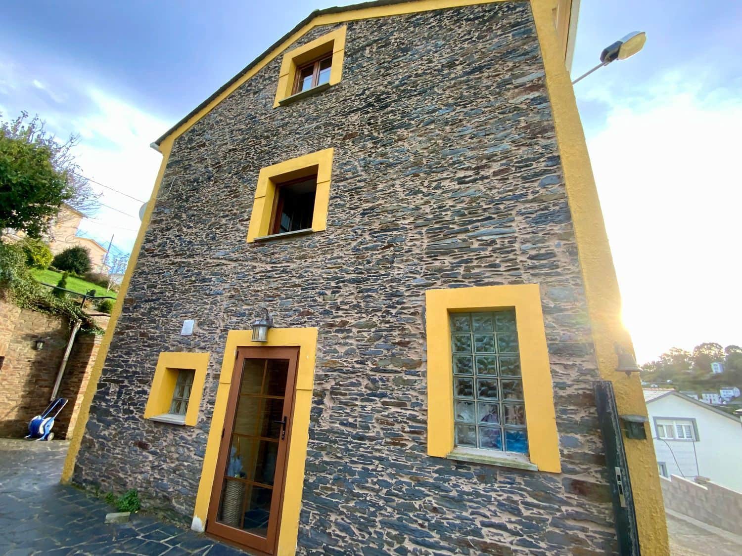 3 soveværelse Villa til salg i Coana med garage - € 345.000 (Ref: 9402953)