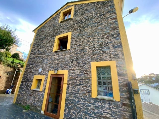 3 slaapkamer Villa te koop in Coaña met garage - € 345.000 (Ref: 9402953)