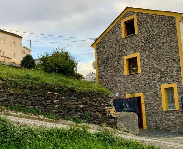 3 slaapkamer Villa te koop in Coaña met garage - € 345.000 (Ref: 9402953)