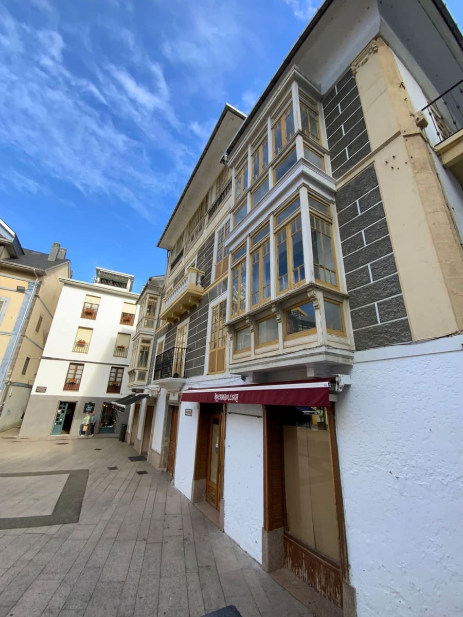 Commercial for sale in Luarca - € 350,000 (Ref: 9402954)