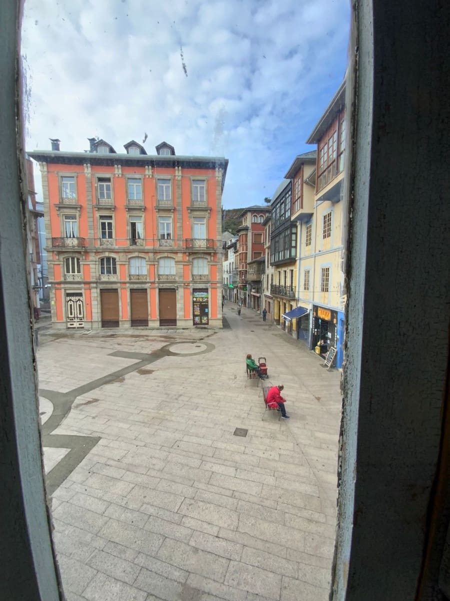 Commercial for sale in Luarca - € 350,000 (Ref: 9402954)