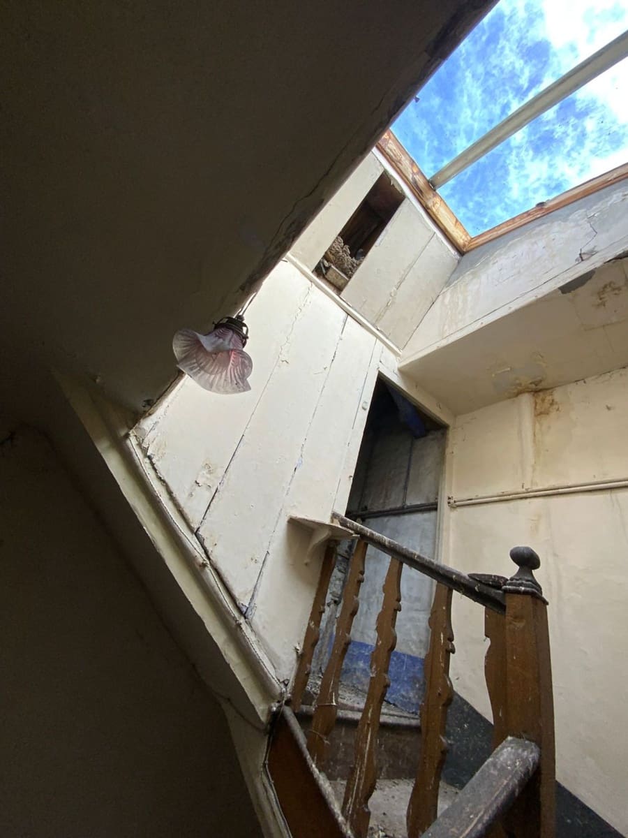 Commercial for sale in Luarca - € 350,000 (Ref: 9402954)