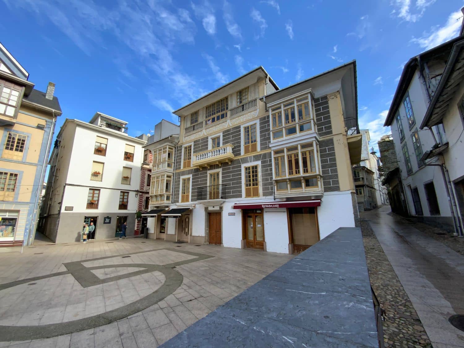 Commercial for sale in Luarca - € 350,000 (Ref: 9402954)