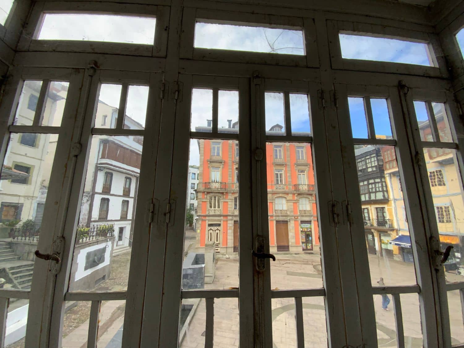 Commercial for sale in Luarca - € 350,000 (Ref: 9402954)