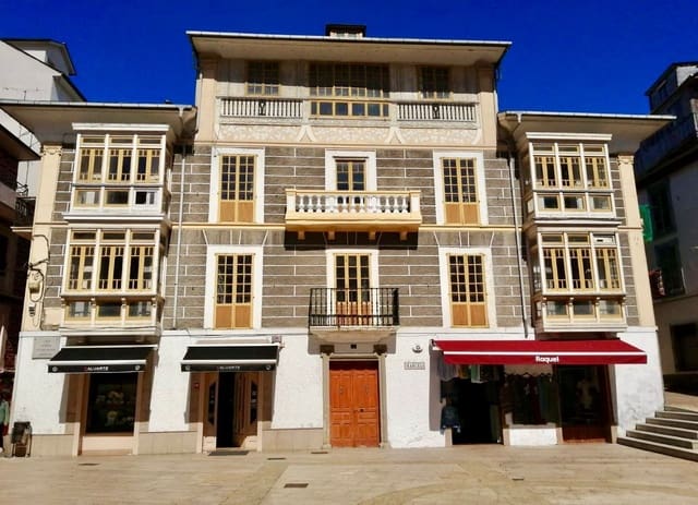 Commercieel te koop in Luarca, Valdés - € 350.000 (Ref: 9402954)