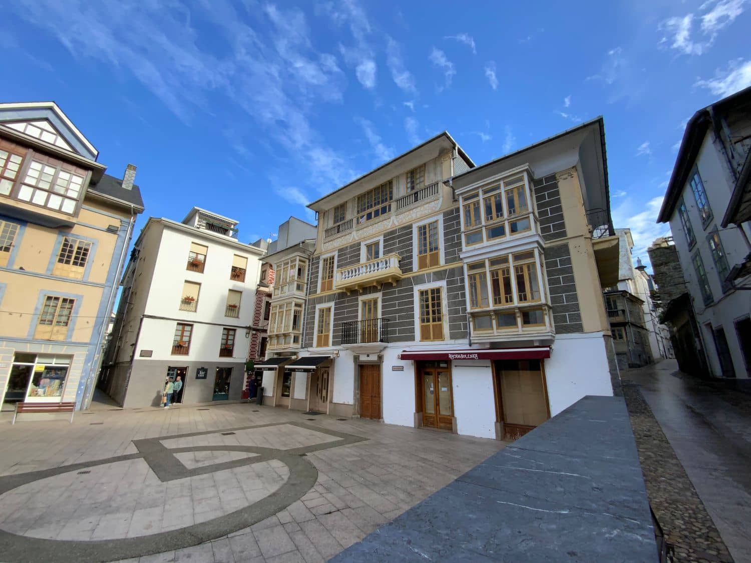 Commercial for sale in Luarca - € 350,000 (Ref: 9402954)
