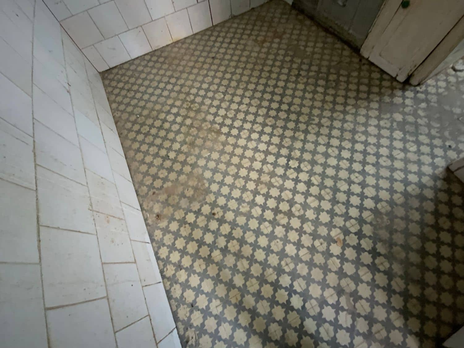 Commercial for sale in Luarca - € 350,000 (Ref: 9402954)